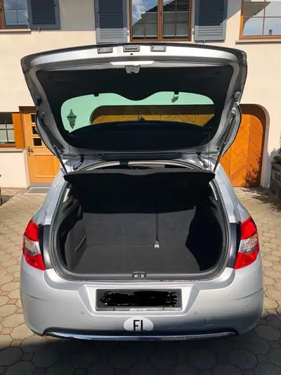 Citroën C4 Berline 1.2 THP Black Top — Berline compacte économique, 53'200 km seulement — Miniatura 8