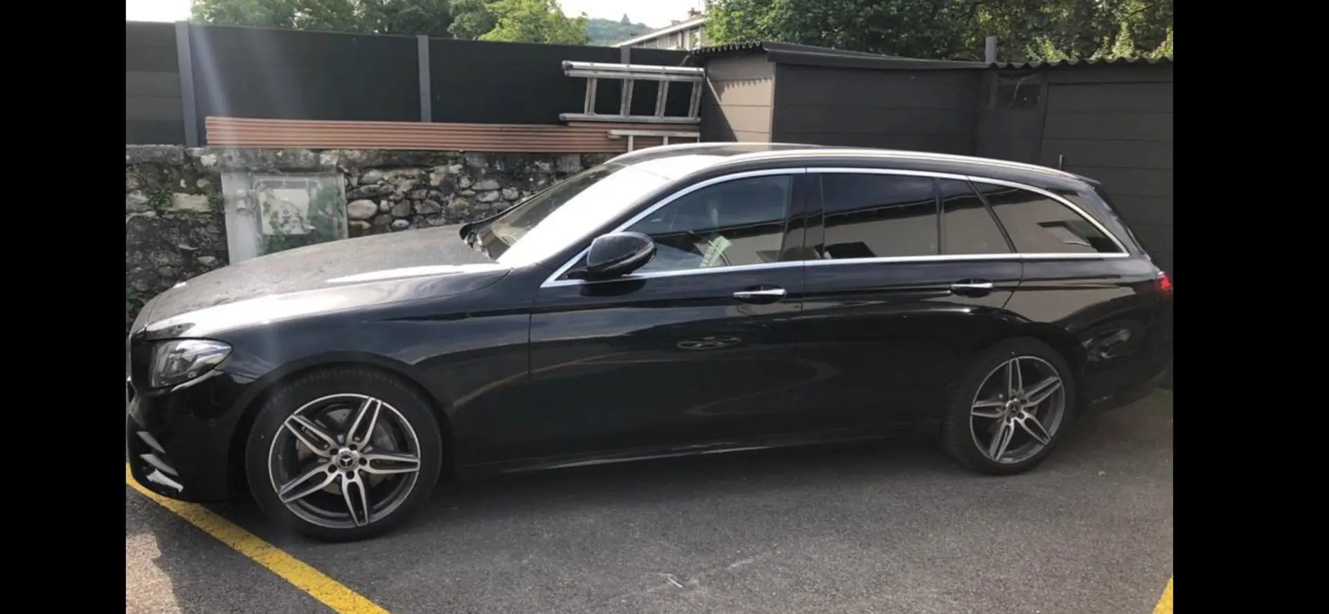 Mercedes-Benz E 220 d Swiss Star 4Matic — Break diesel premium, 17 000 km seulement — vue extérieure