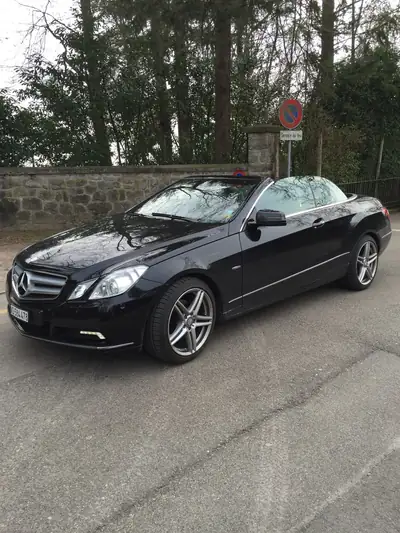 Mercedes-Benz E 200 Cabriolet — Élégance décapotable, 58 000 km seulement — vue extérieure