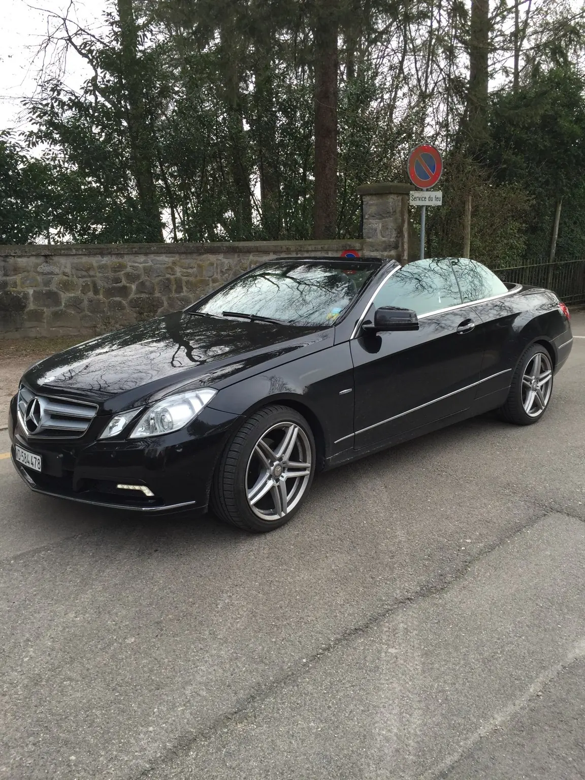 Mercedes-Benz E 200 Cabriolet — Élégance décapotable, 58 000 km seulement — vue extérieure