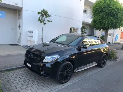 Mercedes-Benz GLE 43 AMG Coupé — Élégance sportive et performances brutes, très peu kilométré — interni
