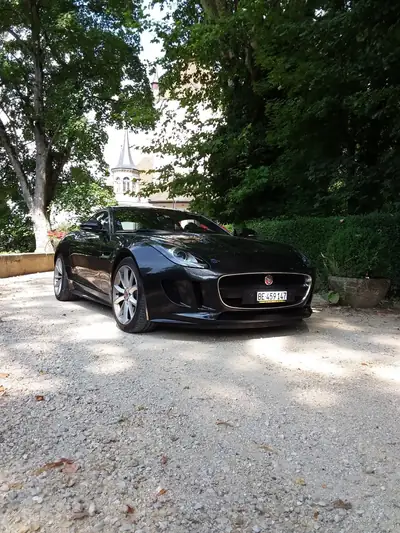Jaguar F-Type Coupé 3.0 V6 Superchargé — Sportive britannique affûtée, 35 000 km — Miniatura 7