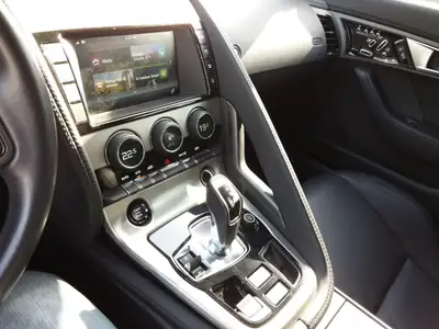 Jaguar F-Type Coupé 3.0 V6 Superchargé — Sportive britannique affûtée, 35 000 km — Miniatura 10