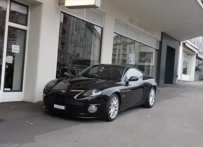 Aston Martin V12 Vanquish S — Coupé sport britannique légendaire, 23'000 km seulement — Außenansicht