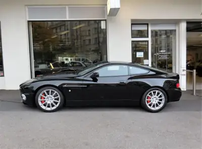 Aston Martin V12 Vanquish S — Coupé sport légendaire, seulement 23'800 km — vista posteriore