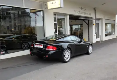 Aston Martin V12 Vanquish S — Coupé sport légendaire, seulement 23'800 km — cruscotto