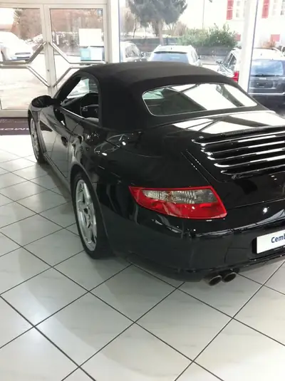 Porsche 911 Cabrio Carrera 4S — Roadster de prestige, 355 ch tous-terrains — tableau de bord