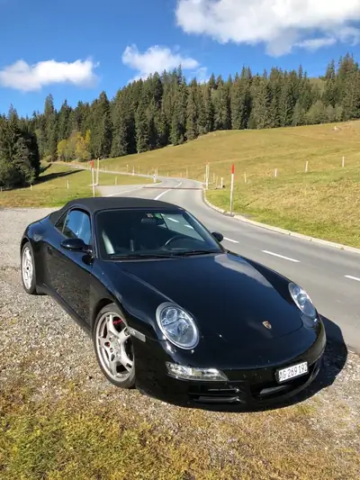 Porsche 911 Cabrio Carrera 4S — Roadster de prestige, 355 ch tous-terrains — Miniature 11