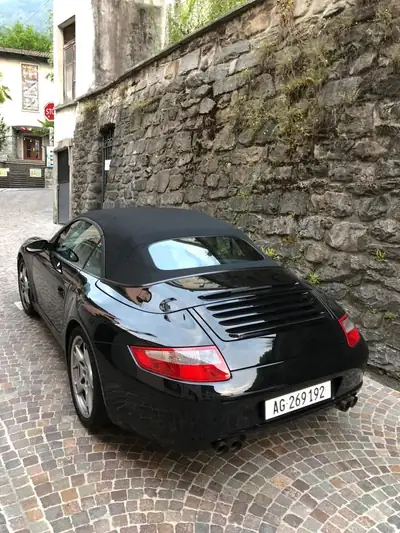 Porsche 911 Cabrio Carrera 4S — Roadster de prestige, 355 ch tous-terrains — Miniature 12