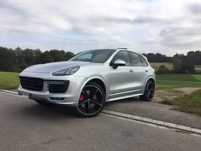 Porsche Cayenne GTS 2016 — SUV sportif 440 ch, entretien récent et garantie complète — vista posteriore