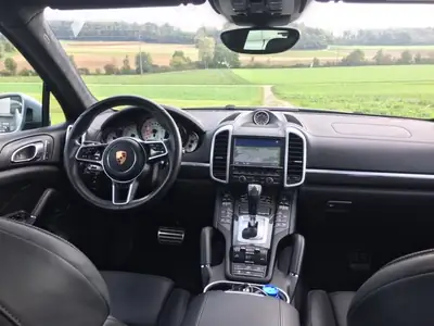 Porsche Cayenne GTS 2016 — SUV sportif 440 ch, entretien récent et garantie complète — Miniatura 8