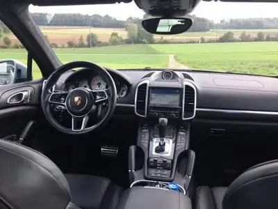 Porsche Cayenne GTS 2016 — SUV sportif 440 ch, entretien récent et garantie complète — Miniatura 9