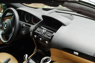 BMW M6 Cabrio V10 — Roadster haute performance, 21'430 km seulement — Miniature 9