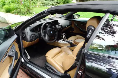 BMW M6 Cabrio V10 — Roadster haute performance, 21'430 km seulement — Miniature 7