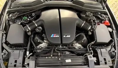 BMW M6 Cabrio V10 — Roadster haute performance, 21'430 km seulement — Miniature 12