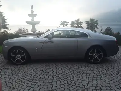 Rolls-Royce Wraith 6.6 V12 Sondermodell « Inspired by Film » — Coupé de prestige CH, 15'000 km — vista esterna