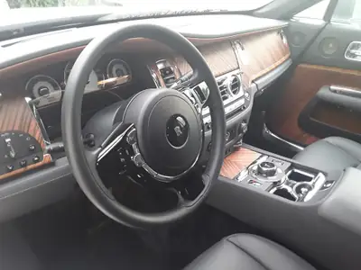 Rolls-Royce Wraith 6.6 V12 Sondermodell « Inspired by Film » — Coupé de prestige CH, 15'000 km — Miniatura 14