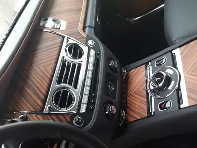 Rolls-Royce Wraith 6.6 V12 Sondermodell « Inspired by Film » — Coupé de prestige CH, 15'000 km — Miniatura 16