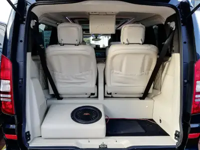Mercedes-Benz Viano 3.0 CDI — Monospace premium 6 places, Full VIP Package — vista posteriore