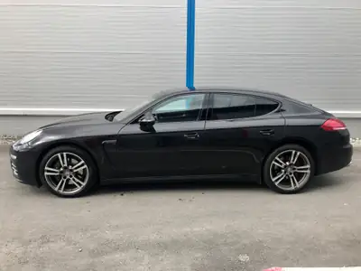 Porsche Panamera 4 3.6 PDK — Berline de prestige, transmission intégrale, 34'640 km seulement — Heckansicht