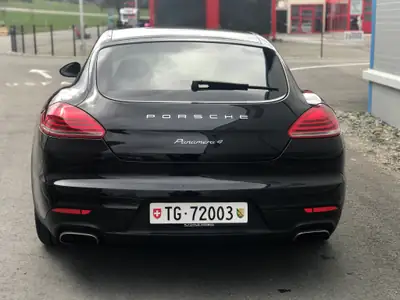 Porsche Panamera 4 3.6 PDK — Berline de prestige, transmission intégrale, 34'640 km seulement — Innenraum