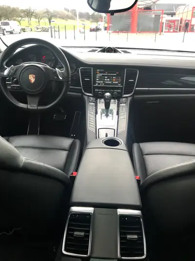 Porsche Panamera 4 3.6 PDK — Berline de prestige, transmission intégrale, 34'640 km seulement — Miniatur 9