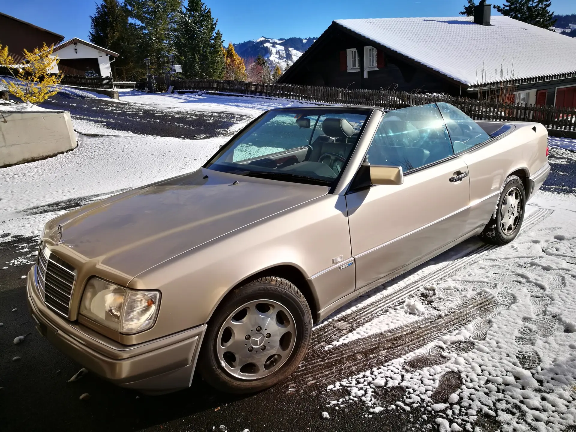 Mercedes-Benz E 320 Cabrio — Élégance classique et performances intemporelles — vue extérieure