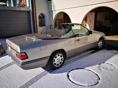 Mercedes-Benz E 320 Cabrio — Élégance classique et performances intemporelles — arrière
