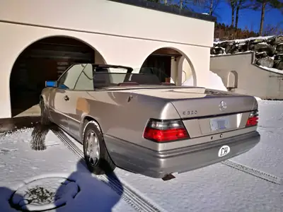 Mercedes-Benz E 320 Cabrio — Élégance classique et performances intemporelles — intérieur