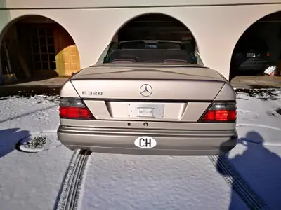 Mercedes-Benz E 320 Cabrio — Élégance classique et performances intemporelles — tableau de bord