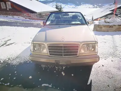 Mercedes-Benz E 320 Cabrio — Élégance classique et performances intemporelles — Miniature 9