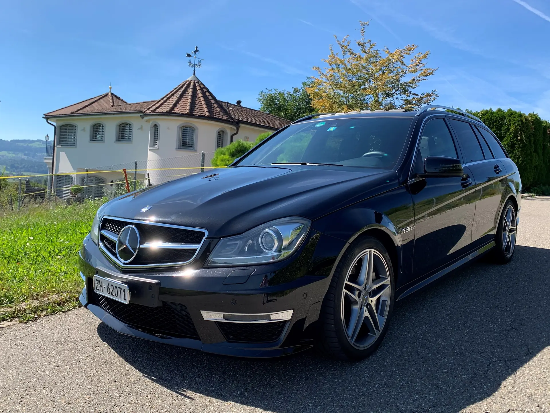 Mercedes-Benz C 63 AMG Break — 457 ch, élégance sportive et polyvalence — Außenansicht