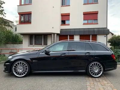 Mercedes-Benz C 63 AMG Break — 457 ch, élégance sportive et polyvalence — Detail
