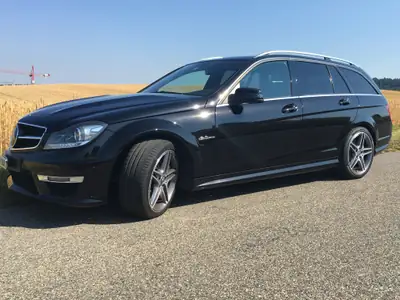 Mercedes-Benz C 63 AMG Break — 457 ch, élégance sportive et polyvalence — Innenraum