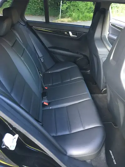Mercedes-Benz C 63 AMG Break — 457 ch, élégance sportive et polyvalence — Miniatur 7