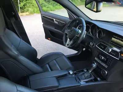 Mercedes-Benz C 63 AMG Break — 457 ch, élégance sportive et polyvalence — Miniatur 8