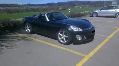 Opel GT 2.0 Turbo — Cabriolet sportif, 264 ch, sans sinistre — vue extérieure