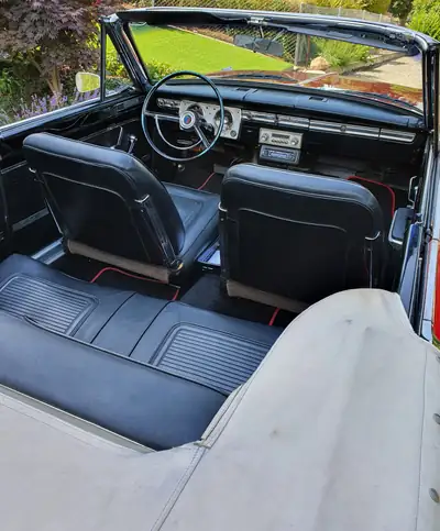 Chrysler Valiant 1965 — Cabriolet de légende avec immatriculation Vétéran — Miniature 7
