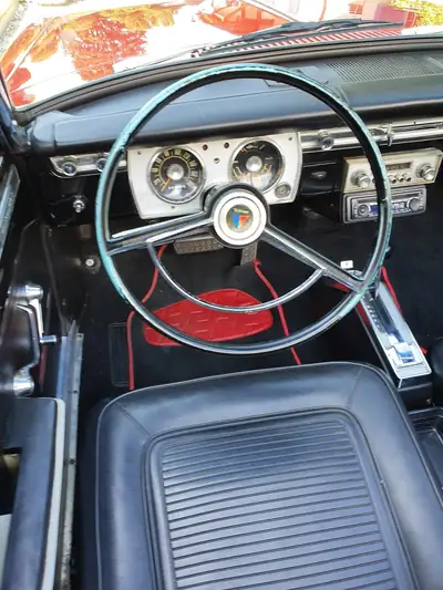 Chrysler Valiant 1965 — Cabriolet de légende avec immatriculation Vétéran — Miniature 8