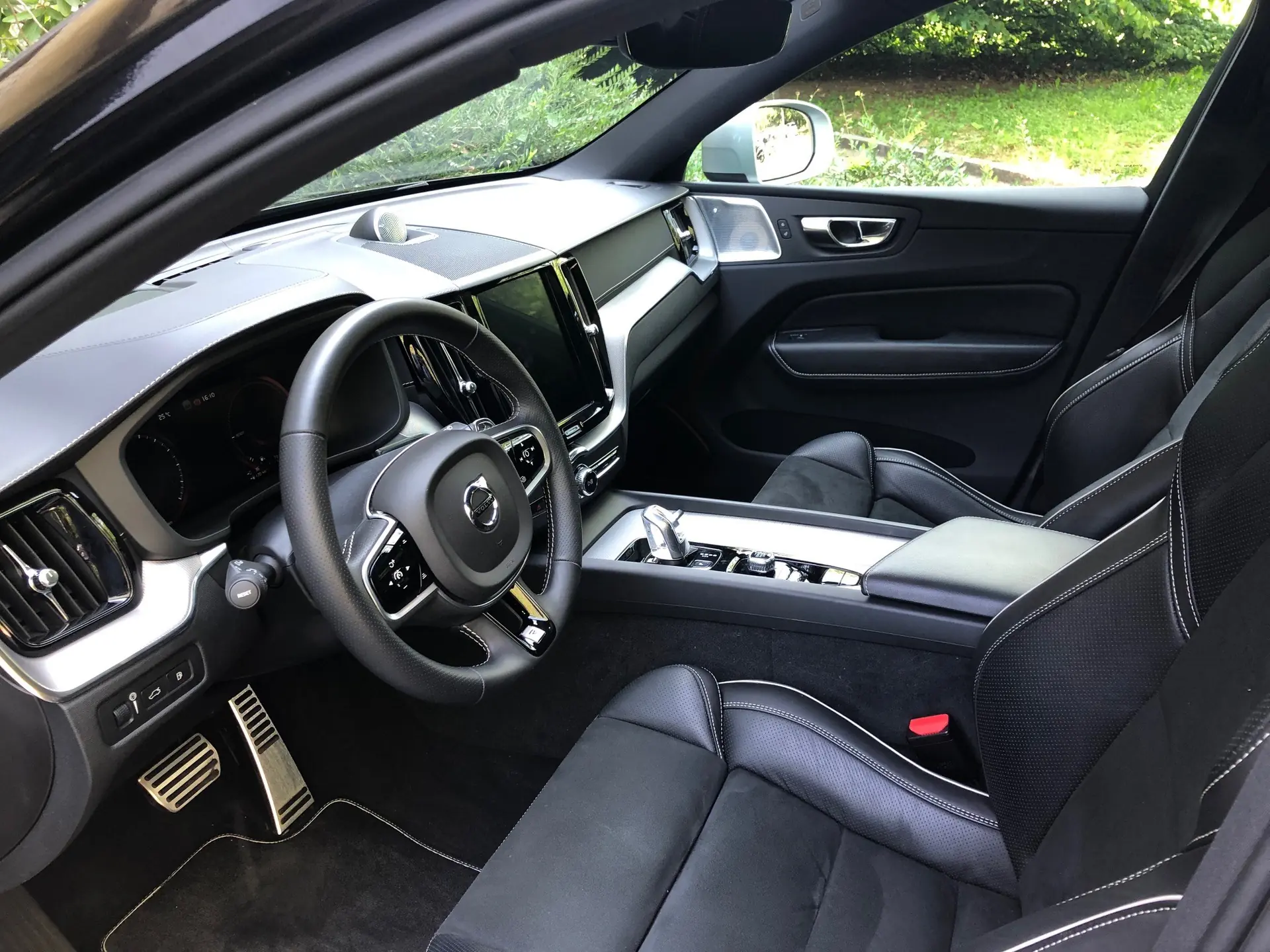 Volvo XC60 2018 occasion Carouge — 3