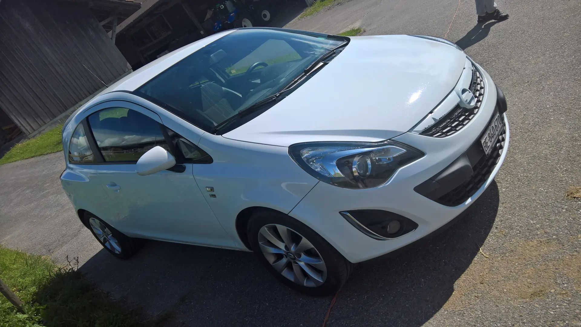 Opel Corsa 1.4 TP Active Edition — Citadine fiable, entretien économique — Außenansicht