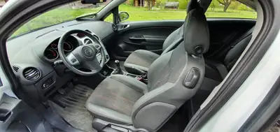 Opel Corsa 1.4 TP Active Edition — Citadine fiable, entretien économique — Armaturenbrett
