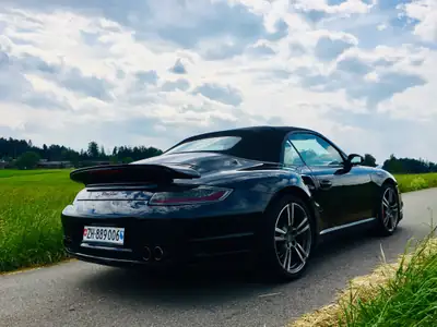 Porsche 911 Cabrio Turbo Tiptronic — Roadster légendaire, 480 ch, intérieur premium — Innenraum