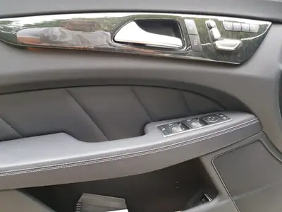 Mercedes-Benz CLS 400 Shooting Brake 4Matic — Édition Final limitée, 33'000 km — Miniature 8