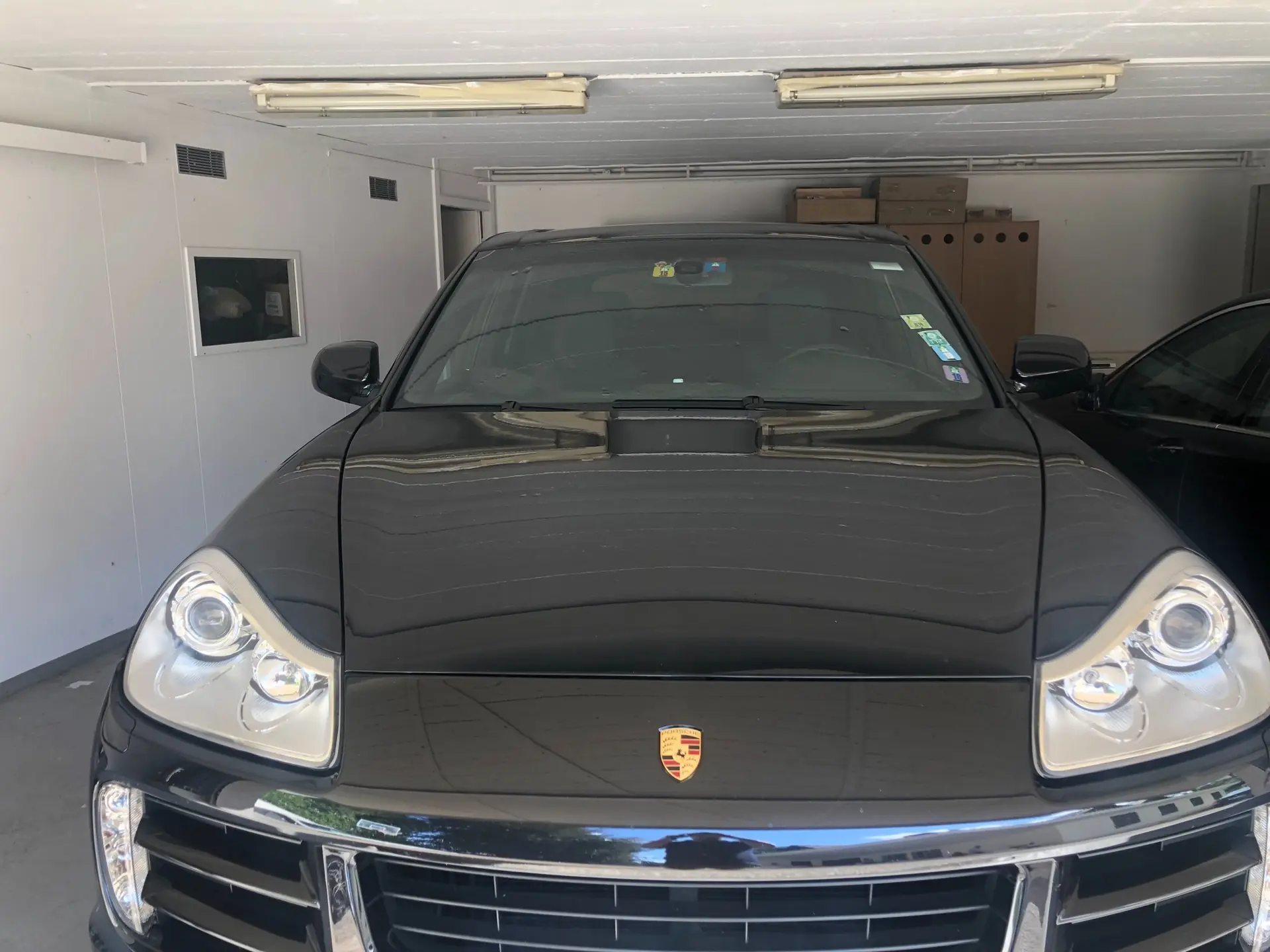 Porsche Cayenne Turbo 2010 — SUV sportif premium, 50 000 km seulement — vista esterna