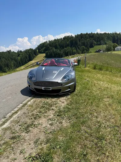 Aston Martin DBS Volante Touchtronic 2 — Cabriolet sportif 517 ch, faible kilométrage — côté