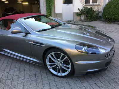 Aston Martin DBS Volante Touchtronic 2 — Cabriolet sportif 517 ch, faible kilométrage — intérieur