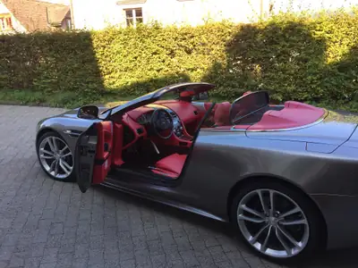 Aston Martin DBS Volante Touchtronic 2 — Cabriolet sportif 517 ch, faible kilométrage — détail