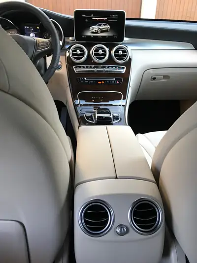 Mercedes-Benz GLC Coupé 250 4Matic — SUV premium 24 000 km, sans sinistre — Miniatura 7