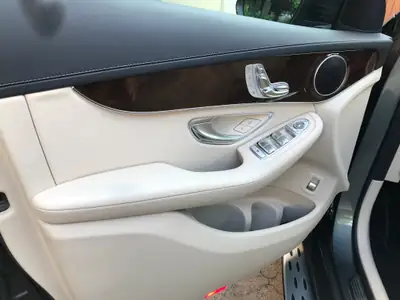 Mercedes-Benz GLC Coupé 250 4Matic — SUV premium 24 000 km, sans sinistre — Miniatura 10